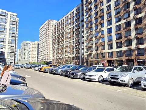 квартира по адресу Олександра Олеся ул., 2-Б