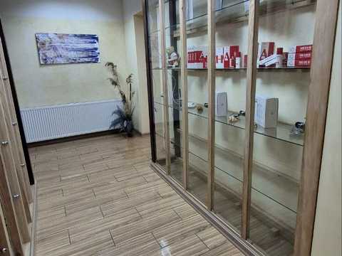 коммерческая по адресу Зоопарковая ул., 1