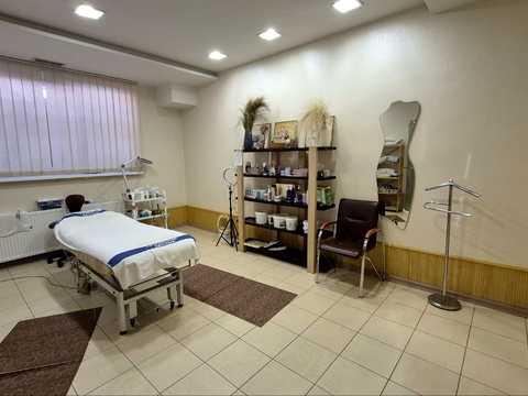 коммерческая по адресу Зоопарковая ул., 1