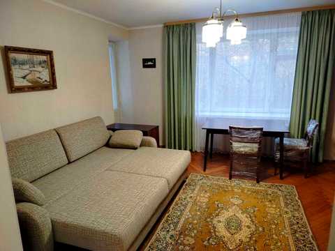 квартира за адресою Феодосійська вул., 6
