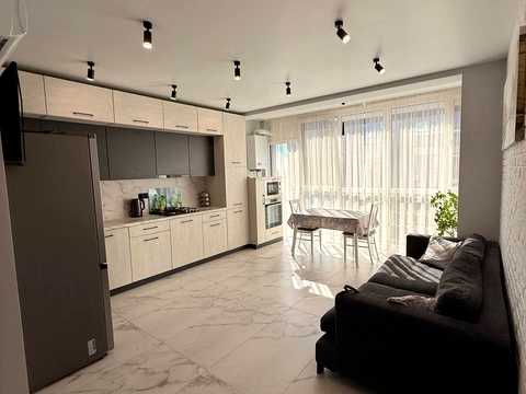 квартира по адресу Степана Бандеры ул., (Будинок 4)