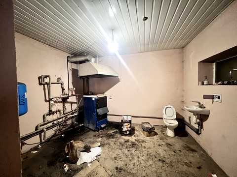 комерційна за адресою Лева Ребета вул., 6-Б
