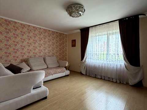 квартира за адресою Гайдамацька вул. (Марфи Струтинської), 43
