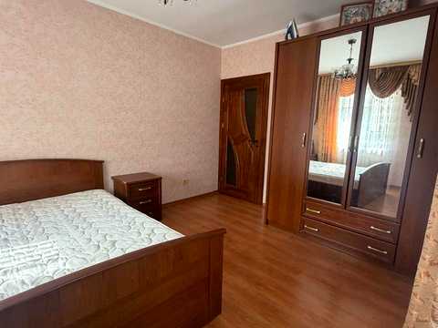 квартира за адресою Гайдамацька вул. (Марфи Струтинської), 43