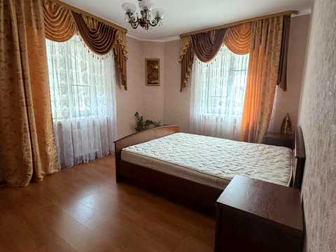 квартира за адресою Гайдамацька вул. (Марфи Струтинської), 43