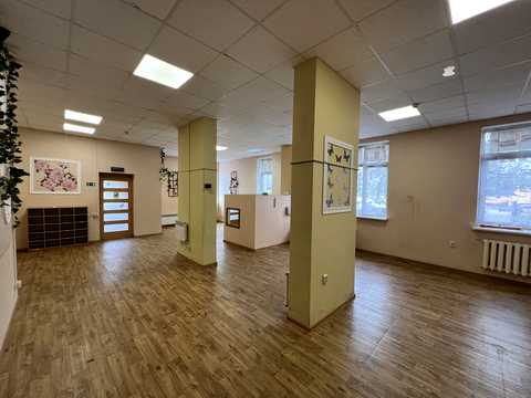 комерційна за адресою Анни Ахматової вул., 35-А