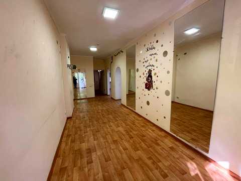 комерційна за адресою Трегубенка вул., 6