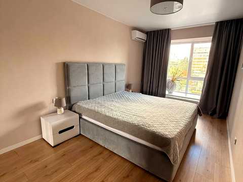 квартира за адресою Набережна Перемоги вул., 42-Р