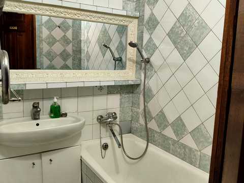 квартира за адресою Амосова вул. (Корчагінців), 36