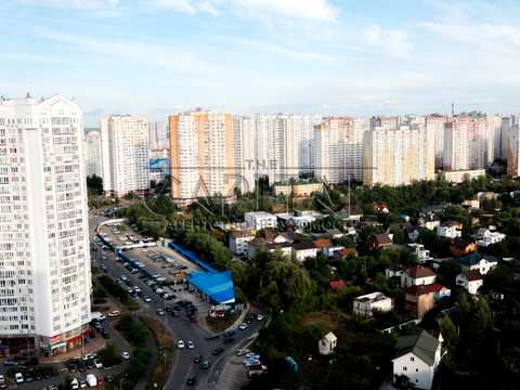 комерційна за адресою Дніпровська набережна вул., 26