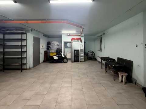 комерційна за адресою Західна вул., 6