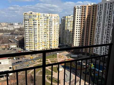 квартира за адресою Краснова вул., 1-В