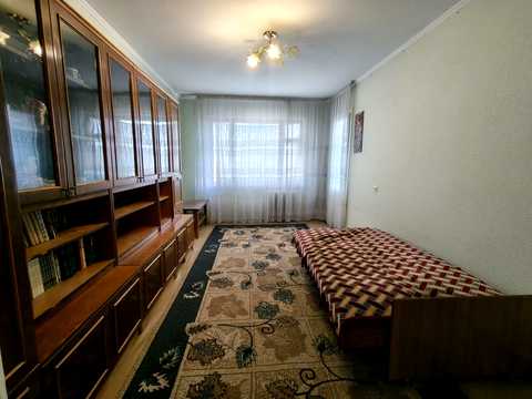 квартира за адресою Довженка вул., 1