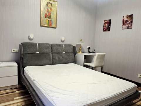 квартира за адресою Одеса, Дерибасівська вул., 12