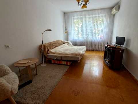 квартира за адресою Євгена Коновальця вул., 12