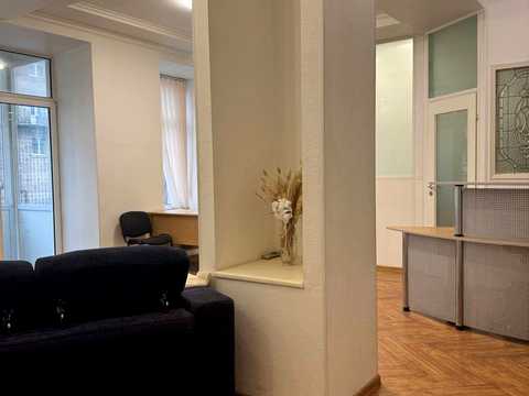 комерційна за адресою Велика Васильківська вул. (Червоноармійська), 47