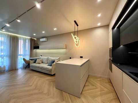 квартира за адресою Салютна вул., 2к20
