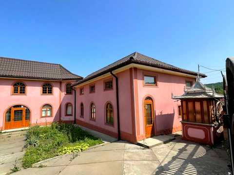 дом по адресу Українська