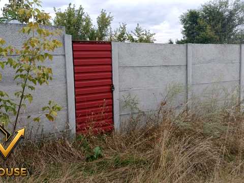 участок по адресу Лесі Українки