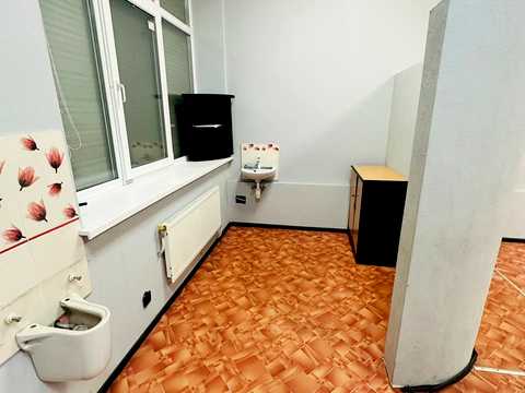комерційна за адресою Калинова вул., 51