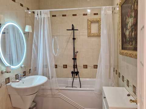 квартира по адресу Вице-адмирала Азарова ул. (Вице-адмирала Азарова), 13