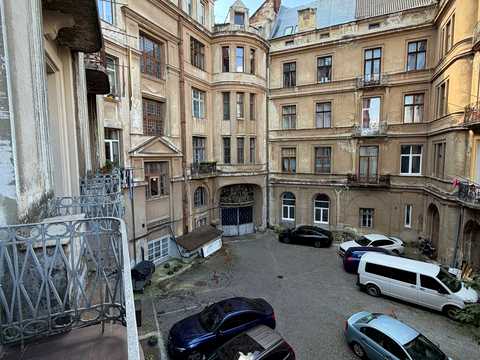квартира за адресою Академіка Володимира Гнатюка вул. (), 24