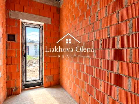 будинок за адресою Лютнева вул.