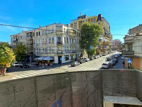 квартира за адресою Київ, Ярославська вул., 15/23
