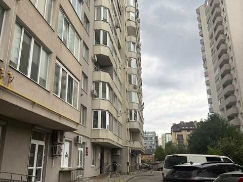 комерційна за адресою Сумська вул., 10
