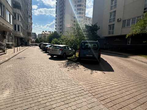 комерційна за адресою Сумська вул., 10