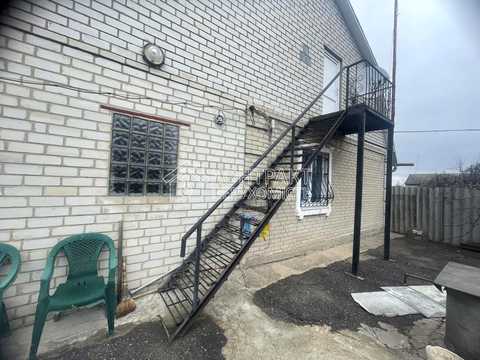 будинок за адресою с-ще. Санжари, Абрикосова вул., 1