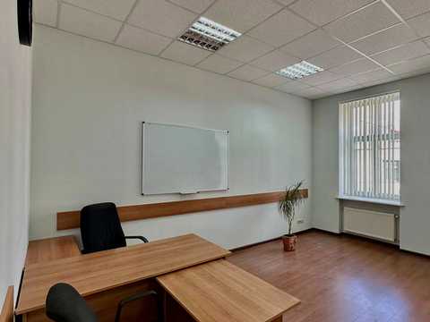 комерційна за адресою Михайла Грушевського вул., 8