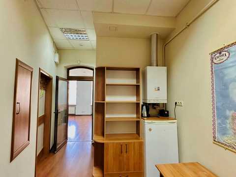 комерційна за адресою Михайла Грушевського вул., 8