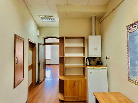 комерційна за адресою Михайла Грушевського вул., 8