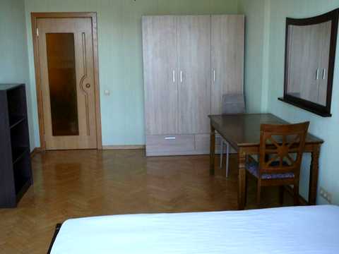 квартира за адресою Івана Крамського вул., 9