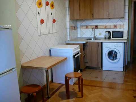 квартира за адресою Івана Крамського вул., 9