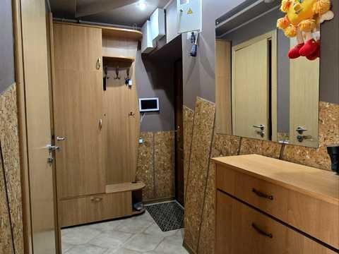 квартира за адресою Листопадна вул., 8