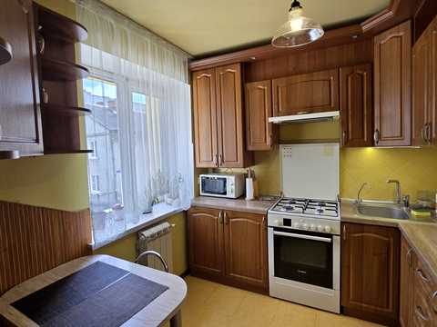 квартира за адресою Листопадна вул., 8