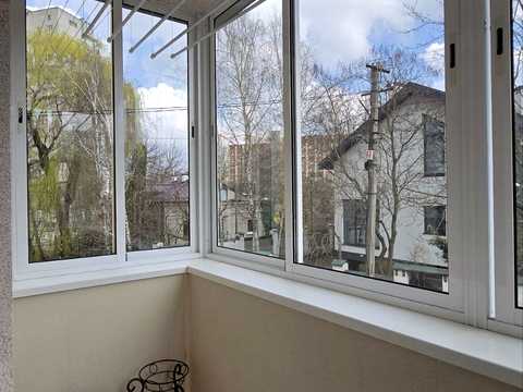 квартира за адресою Листопадна вул., 8