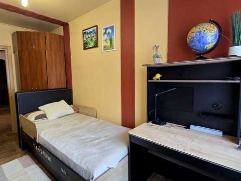 квартира за адресою Листопадна вул., 8