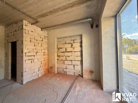 комерційна за адресою Гетьмана Петра Дорошенка вул., (Будинок)