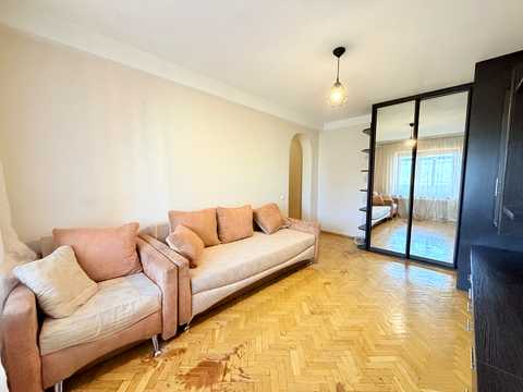 квартира за адресою Київ, Ореста Левицького вул. (Академіка Курчатова), 23