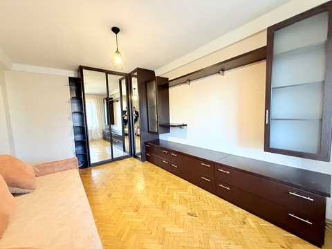 квартира за адресою Київ, Ореста Левицького вул. (Академіка Курчатова), 23