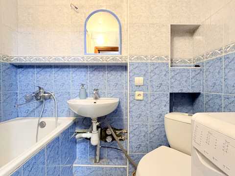 квартира за адресою Київ, Ореста Левицького вул. (Академіка Курчатова), 23