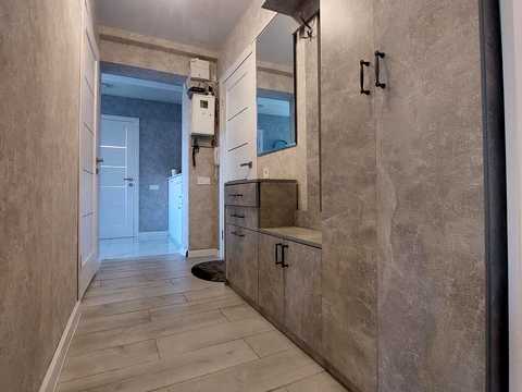 квартира за адресою Шкільна вул. (Героїв Сталінграда), 8