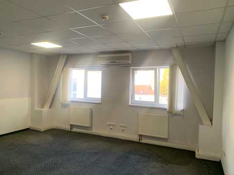 комерційна за адресою Зелена вул., 115Б