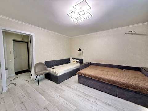 квартира за адресою Михайла Лушпи просп. (Космонавтів), 5 к27