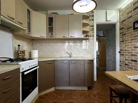 квартира по адресу Николая Ушакова ул., 4