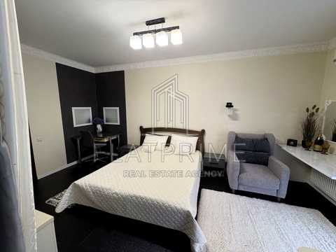 квартира за адресою Регенераторна вул., 4 к4