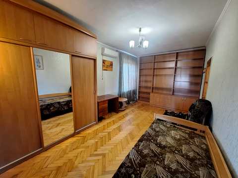 квартира за адресою Лабораторна вул., 46